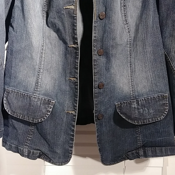 Blue Jean Faded Blazier - Picture 8 of 8